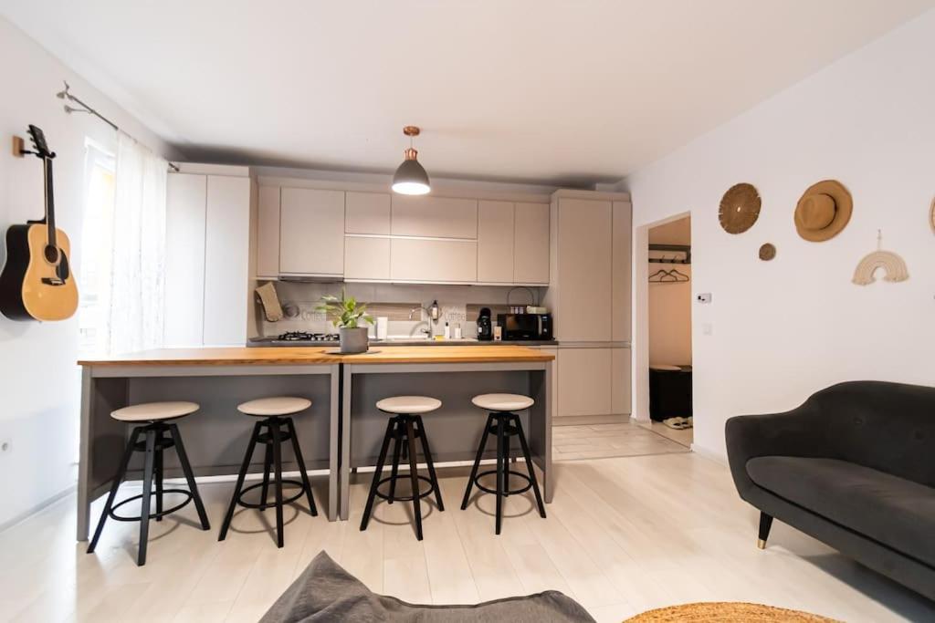 Arte - 2 Bedroom Apartment Near Coresi Mall With Free Parking براشوف المظهر الخارجي الصورة