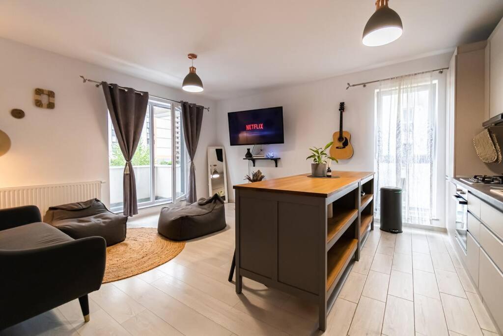 Arte - 2 Bedroom Apartment Near Coresi Mall With Free Parking براشوف المظهر الخارجي الصورة